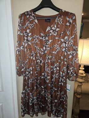 Taylor  Brown/copper Floral Long Sleeve Tiered V-Neck Dress